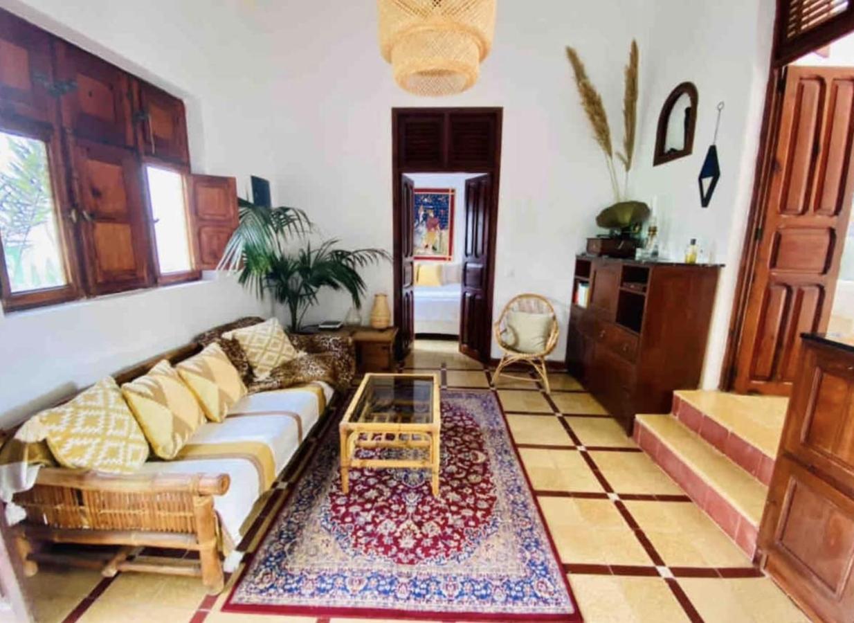 Castillo Leon Agaete أَغايتي المظهر الخارجي الصورة